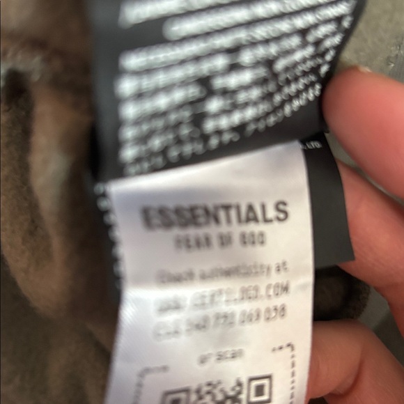 Essentials Fear of God State Hoodie in moss 10 big kids - Picture 12 of 13